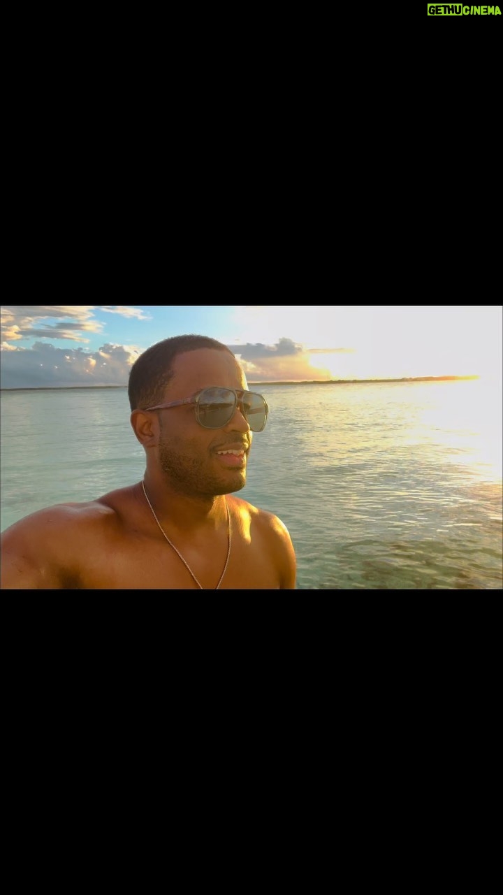 Larenz Tate - 90.4K Likes - Plenty of Peace where I stand.
#IslandLife 🌴☀️