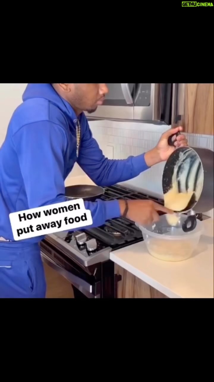 Larenz Tate - 59.6K Likes - Dammit mannn…I feel seen. 😬
Lookin for the pots & pans…they in the fridge shawty!
#Kitchen #Duties 😜 🤷🏾♂️