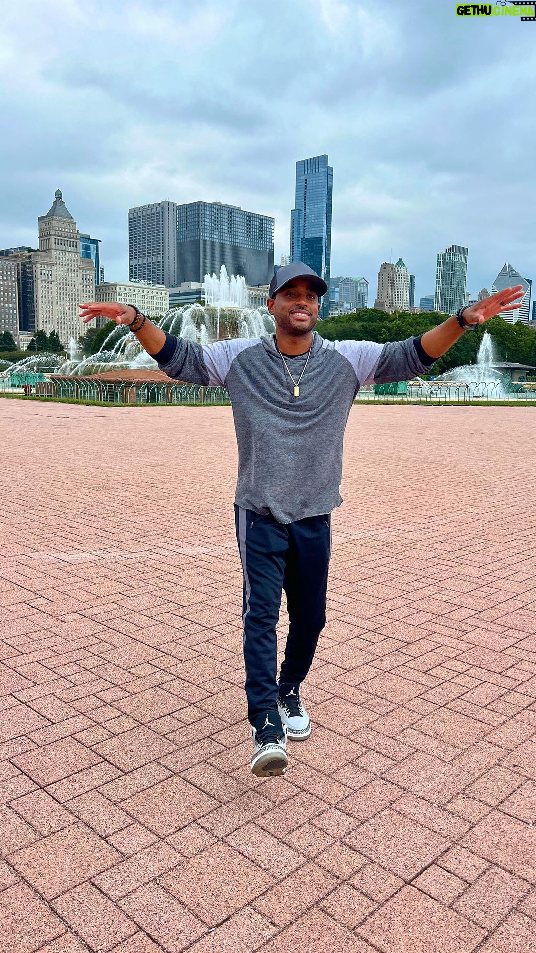Larenz Tate - 17.9K Likes - I was taught every achievement starts with a decision to try. Ya Dig!
#Gratitude
#Chicago
#Blessings