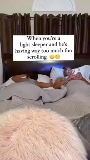 Larenz Tate Instagram - I’m sleepin’ when u sleepin’…promise!😴🤓🤫
#relationships 🥰