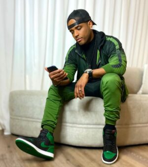 Larenz Tate Instagram - People will sleep on you. 
People will doubt you. 
People will not believe in you.

The same people will ask you if you remember them when you're winning.

#KeepWinning 💚  Ya Dig!