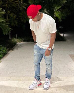 Larenz Tate Instagram - Focused on Improving…not proving myself. Ya dig! 
#LevelUp