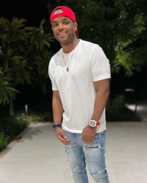 Larenz Tate Instagram - Focused on Improving…not proving myself. Ya dig! 
#LevelUp