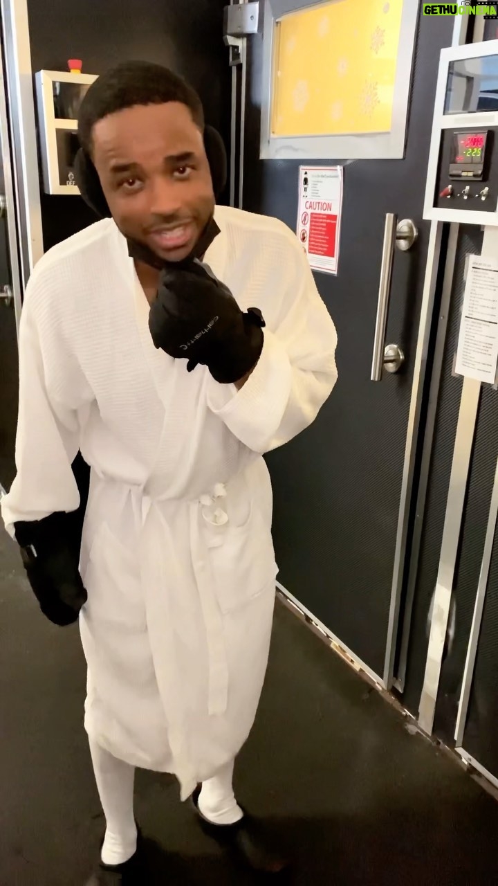 Larenz Tate Instagram - Feelinβ like the snowman βοΈ outchea! That cryo-therapy hit different! π₯Ά Health is Wealth! Stay ready! ππΎββοΈπ₯πͺπΎ @ludacris π£ Ice Cold !!! π @georgebamfojr πͺπΎ