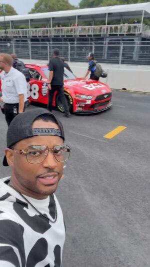 Larenz Tate Instagram - NASCAR in CHICAGO!!! EXCITED to serve as GRAND MARSHALS and AMBASSADORS representing our phenomenal city!!! 

The Tate Brother’s in sweet home #CHICAGO !!!

#NASCARPartner 
#StreetRaceWeekend 🚗 💨💨💨 🏁
@nascar 
@nascarchicago 
@lahmardtate 
@laron_tate
