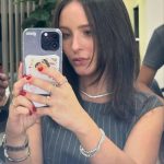 Larissa Manoela Instagram - Os 867 momentos de fevereiro! Bem vindo março 💙 (fotos com a claridade acentuada: não faço ideia do que está acontecendo, é só postar que fica assim estourada) 🤷🏻‍♀️