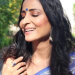 Lataa Saberwal Instagram - 💙💙💙 Wear your Smile... WATER PROOF MAKEUP TUTORIAL soon on my YouTube channel. Link in bio. PICTURE COURTESY @shriharsh_photography