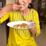 Lataa Saberwal Instagram - Let's make मनगढ़ंत *PIZZA* in 5 minutes !! #lataasaberwal #authenticallylataa #5minuterecipes #quickpizza #whatsonmyplate #easyrecipeideas #easyrecepies #easyrecipeasy #quickrecipeideas #quickrecipevideos #whatsinmythalitoday #whatsinyourdabba #whatsinmylunchbox #whatsinmyfridge #whatsinmythalitodaylataasaberwal #vegrecipes #veg