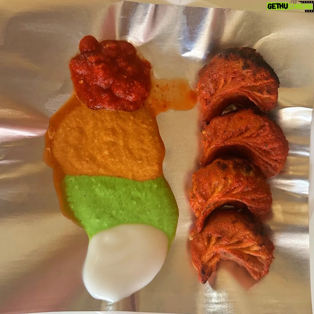 Lataa Saberwal Instagram - Hello friends, let's visit momoland today at 4pm. Lots of momos and lots of fun. See you at 4pmπ Link below π https://youtu.be/Bg16bpivxRE #linkinbio #linkinstory #momos #streetfoodmumbai #streetfoodindia #thukpa #tandoorimomos #steamedmomos #khaudostsanjeevseth @surajlamamomos