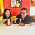 Lataa Saberwal Instagram - Hello friends, let's visit momoland today at 4pm. Lots of momos and lots of fun. See you at 4pm😊 Link below 👇 https://youtu.be/Bg16bpivxRE #linkinbio #linkinstory #momos #streetfoodmumbai #streetfoodindia #thukpa #tandoorimomos #steamedmomos #khaudostsanjeevseth @surajlamamomos
