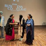 Lataa Saberwal Instagram - After a lot of flight delays I finally reached Khalsa College Delhi @comsoc_khalsa to SPEAK at the BUSINESS CONCLAVE. Did not get time even to change my outfit so I wore my CONFIDENCE, AUTHENTICITY & HONESTY ❤️ #gratitude #inspiration #khalsacollege #khalsacollegedelhi #lataasaberwal #authenticallylataa #instagram #motivation #motivation #inspirational #businessconclave #businessconclave2024 #business #lataasmotivation #lataasaberwalseth Khalsa College, Delhi University