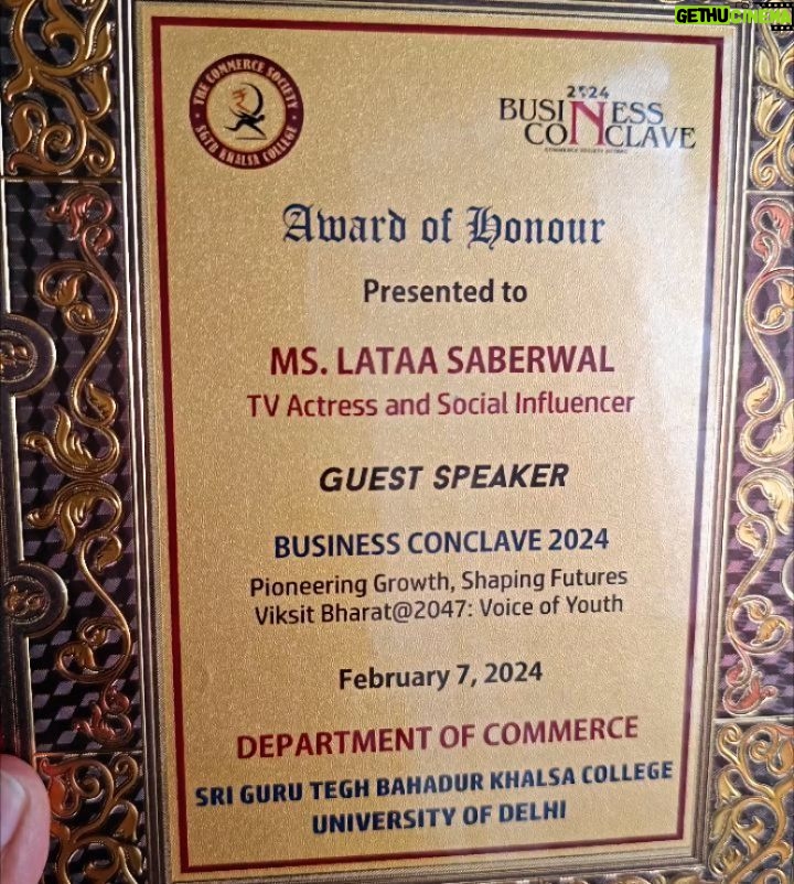 Lataa Saberwal Instagram - Thank you so much Khalsa College, University of Delhi for this "honour" 🙏🙏 #gratitude . Ye hi meri asli kamaai hai. @comsoc_khalsa #lataasaberwal #authenticallylataa #award #motivation #inspiration