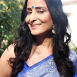 Lataa Saberwal Instagram - 💙💙💙 Wear your Smile... WATER PROOF MAKEUP TUTORIAL soon on my YouTube channel. Link in bio. PICTURE COURTESY @shriharsh_photography
