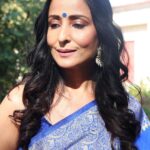 Lataa Saberwal Instagram - 💙💙💙 Wear your Smile... WATER PROOF MAKEUP TUTORIAL soon on my YouTube channel. Link in bio. PICTURE COURTESY @shriharsh_photography