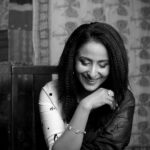 Lataa Saberwal Instagram - The black & white of life....🖤🖤 PC @_rishikaseth Makeup @muskaansmakeupandhair Hairstyle @eminence_by_asha #lataasaberwal #authenticallylataa