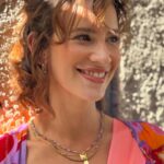 Laura Londoño Instagram - Por fin está llegando FEROZ a Colombia, un maquillaje que hemos desarrollado con toda la fuerza que nos da la pasión y que hoy se vende maravillosamente desde hace más de 1 año en @elcorteingles en España. Una marca que como tú, va enamorando a todo que que te conoce 🇨🇴 🔜 Feel like GRANDIOSA Feel like PODEROSA Feel like CAPAZ Feel like REBELDE Feel like AUTÉNTICA y atrévete a ser tu misma 💋