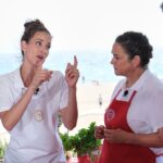 Laura Londoño Instagram - Ingredientes: -DETERMINACIÓN -CARÁCTER -HUMILDAD -VALENTÍA A veces subes la dosis de uno o de otro, dependiendo de la prueba, dependiendo del equipo, de tu capacidad, o incluso del día. Ayer pasaron muchas cosas y miles de ellas fueron maravillosas. Gracias a Los Rotarios Españoles, porque a través de ellos encontramos la manera de hacer llegar a Colombia otra vez esta donación para alimentar a MILES DE NIÑOS que lo necesitan, para ser exactos 55.000 al día!! Gracias en nombre de esas miles de familias. 🖤 🎵Se que te excita pensar hasta dónde llegaré es difícil de creer creo que nunca lo podré saber solo así te veré a través de mi persiana americana🎵 @masterchef_es @rtve 🖖🏻 🇨🇴 🇪🇸