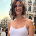 Laura Londoño Instagram - LA LIBERTAD y LA LIBERACIÓN. Con cada “kilómetro” de pelo que caía, cayeron también ideas viejas y obsoletas sobre mi misma. Primera vez que me atrevo a tanto y estoy mas que feliz, estoy liberada de tener que ser yo. 💇🏻‍♀️ (Llevo un tiempo sintiendo que solo me veo bien con el pelo suelto, largo y mega arreglado, así que decidí quitarme de encima esa tara y ahora ni mega largo, ni mega arreglado y me siento fantástica) Mejor que ir a terapia fue ponerme en manos de @therealrossanoferretti en un HairSpa precioso en @fsmadrid @rossanoferrettiofficial gracias amigooooo. ❤️❤️❤️👩🏻‍🍳 Four Seasons Hotel Madrid