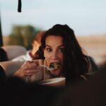 Laura Londoño Instagram - Cocinando y probando ando 👩🏻‍🍳 Feliz Al límite Adrenalineada, si es que se puede Mi linda fotógrafa @palitodominguin España