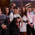 Laura Londoño Instagram - Vaya programononón el 5to capítulo de MasterChef Celebrity. Pongo esta canción para bailarlo de arriba a abajo y celebrarlo toda la semana! 1)Baile candela con @alvaroescassioficial para calentar motores. 2) Batalla de mejillones y vencer para obtener un pin dorado y €4.000 que cedo a mi compañera @tmoreno73 para donar a una fundación preciosa, @suenodevicky 3) Capitanía victoriosa que nos otorga delantales blancos y aún así ser retada por mi villano favorito @jesusjaneirobazan para cocinar o ceder mi valioso y por todos deseado pin dorado… 4) Qué creen que hice? Ja! @masterchef_es @rtve 5) Capi, I’m gonna miss you but I have you now and for ever @taniallasera Con los logros conseguidos hasta ahora me siento honrada, pero aquí seguimos, así que VAMOS POR MÁS! Madrid, España