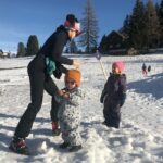 Laura Londoño Instagram - Almas tropicales disfrutando de la nieve ❄️ Feliz fin de año para ti y tu familia, que estén llenos de buena salud, amor, risas, brindis y bailes. Gratitud infinita con el 2023 y los brazos abiertos para el 2024 🌟🌟🌟🌟🌟🎉🙌🏻🌸😍