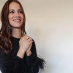 Laura Londoño Instagram - Todos tenemos lado A y lado B y aquí se verán @masterchef_es 🖤 Vestido @clarocouture Joyas @joyeriasuarez Styling @pamelagarc @daniela.baquerizo