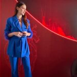 Laura Londoño Instagram - 🫀 Mi lado mas azul, nunca antes visto. PROXIMAMENTE @netflixcolombia