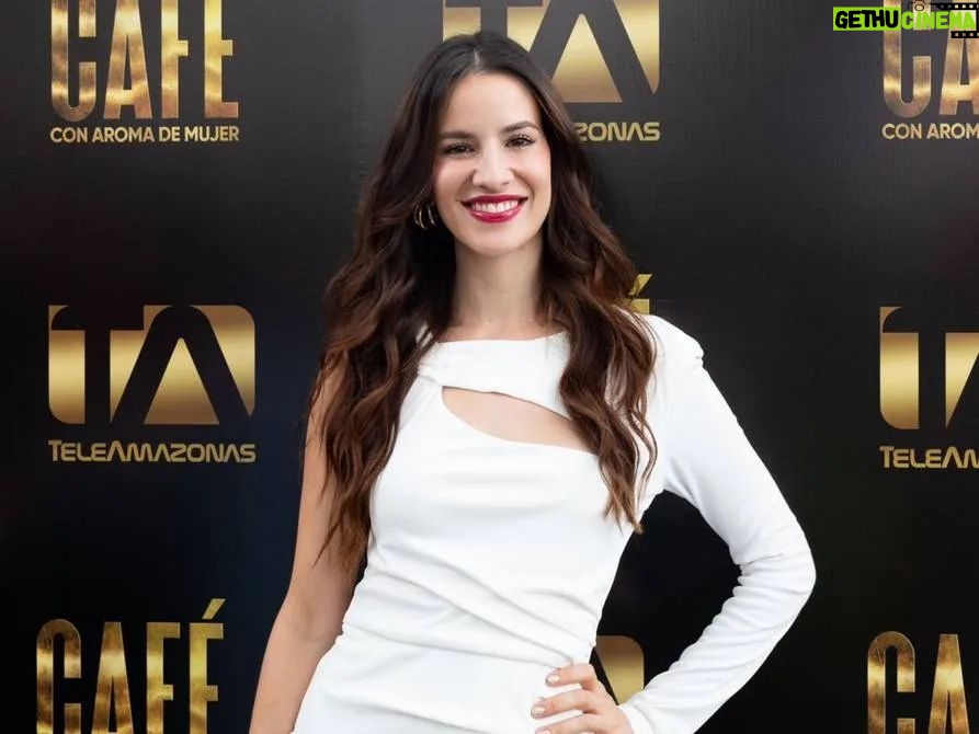 Laura Londoño Instagram - Llegó la hora de vernos hoy por @teleamazonasec a las 10:30