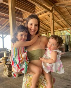 Laura Londoño Instagram - Feliz, feliz, feliz año 2023 Gracias 2022