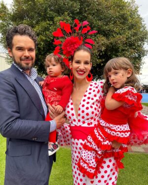 Laura Londoño Instagram - Colombia tiene su pedacito del corazón de Sevilla y su feria, siempre he querido ir y pues empecé por aquí 💃🏻❤️