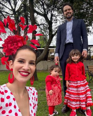 Laura Londoño Instagram - Colombia tiene su pedacito del corazón de Sevilla y su feria, siempre he querido ir y pues empecé por aquí 💃🏻❤️