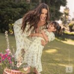 Laura Londoño Instagram - Sabadito, mi día favorito. Y con ☀️Qué más pudiera pedir? Pues no voy a pedirle a la vida, pero a mi sí que me pido: Ir más despacio Respirar más profundo Reírme más a menudo Colombia Tierra Querida