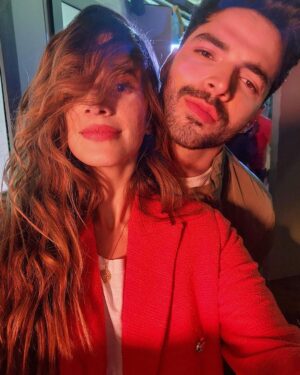 Laura Londoño Instagram - Hay Manes de manes y este es uno muy especial @sebastiancarva 😜
Feliz diaaaaaa 💛☀️☀️☀️
#manes  @primevideolat