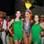 Laura Londoño Instagram - 💚 #carnaval2023 con @clemevargas y @academiavivebailando @vivebailando El que lo vive es el que lo goza. El que no va, NO SABE LO QUE SE PIERDE! 💃🏻💃🏻💃🏻😁 #carnabaldebarranquilla Barranquilla La Arenosa