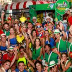 Laura Londoño Instagram - 💚 #carnaval2023 con @clemevargas y @academiavivebailando @vivebailando El que lo vive es el que lo goza. El que no va, NO SABE LO QUE SE PIERDE! 💃🏻💃🏻💃🏻😁 #carnabaldebarranquilla Barranquilla La Arenosa