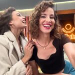 Laura Londoño Instagram - Los MANES Y las MANAS Quién quiere ver una temporada de lo que hacen y dicen ellas? Se sorprenderían ☺️ @laurarchbold @brianmorenoz @varielsanchez @sebastiancarva #varielnotienebarrigaeslaluz 🤣 #manes