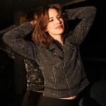 Laura Londoño Instagram - Hace unos días les conté de la llegada de STUDIO F a Madrid y hoy les cuento algo mejor, ESTÁN EN REBAJAS en las 3 tiendas: 🇪🇸 -Plaza Norte 2 -Gran Plaza 2 -Goya #51 No se las pierdan que todo está divino 🧥👗👖👢👠 @studiofcolombia #studiofmadrid Photo @trece31photo 🖤 Madrid, España