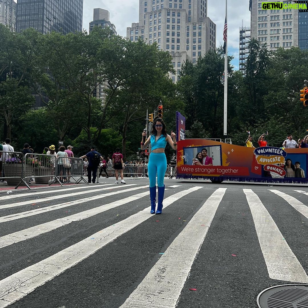Laura Marano Instagram - New York knows how to do pride 🏳️🌈❤️😊