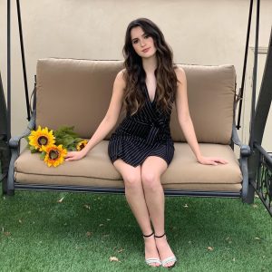 Laura Marano Instagram - This swing is actually broken, but it looks adorable in photos

🌻🌻🌻🌻🌻🌻🌻🌻🌻🌻🌻

Hair: @hairbyeleven 
Makeup: #hmubymelbe 
Stylist: @elizayerry 
Dress @bcbgmaxazria 
Rings @grazielagems 
Shoes @mia_becar