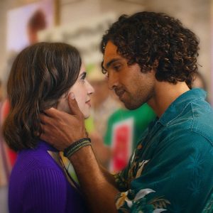 Laura Marano Instagram - Okay, I’ve been waiting MONTHS to ask this question: Who watched Choose Love…and which ending did you get??? 👀💕🙆🏻‍♀️