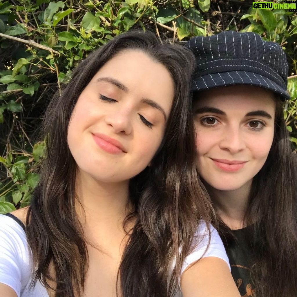 Laura Marano Instagram - It was Vanessa’s birthday yesterday, and I literally want to celebrate all week 🥹 she’s one of my favorite people on the entire planet, and deserves!! the!!! world!!! Happy birthday @vanessamarano