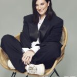 Laura Pausini Instagram - Hoy es Lunes de #EstiloDF en portada tenemos a @laurapausini Con “Almas Paralelas” su disco más reciente, y un concierto en la Arena Ciudad de México, la cantante italiana celebra 30 años de una carrera siempre ascendente, exenta de malos momentos.