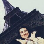 Laura Pausini Instagram - Merci Paris 💙🤍❤️ Gli anni passano, l’amore no! Les années passent, l’amour non !