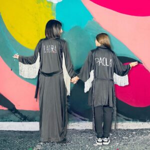 Laura Pausini Instagram - ..Perché sei il posto più bello che ho visto sulla mappa del mondo, Quello che fra tutti preferisco In cui farò sempre ritorno.. E ti ho sentito a me uguale da sempre, dal primo giorno Noi non ci siamo mai lasciate le mani neanche per un secondo.. 🫶🏻 Perché io ti ho chiamato 