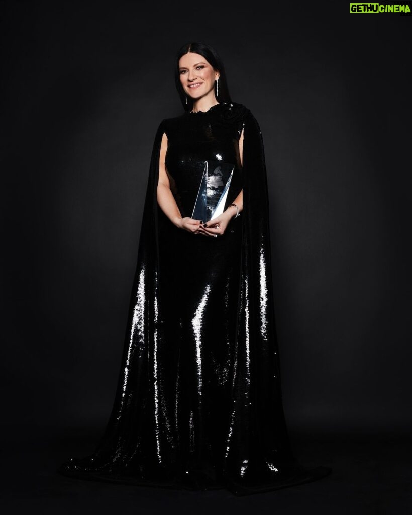 Laura Pausini Instagram - An unforgettable night! 🖤 Thank you @latingrammys and Manuel Abud. #LatinGRAMMY Credits: @papowaisman