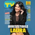 Laura Pausini Instagram - Questa settimana sarò sulla copertina di @tvsorrisi. Nell’intervista di #enricocasarini vi porterò nel mondo del mio nuovo album Anime Parallele e… abbiamo parlato anche del tour mondiale 2023/2024 che partirà da Rimini il prossimo 8 dicembre! ✨ Interview: #enricocasarini Photo: @leandroemede Styling: @susanna_ausoni MUAH: @danielazeqo Press office: @goigest