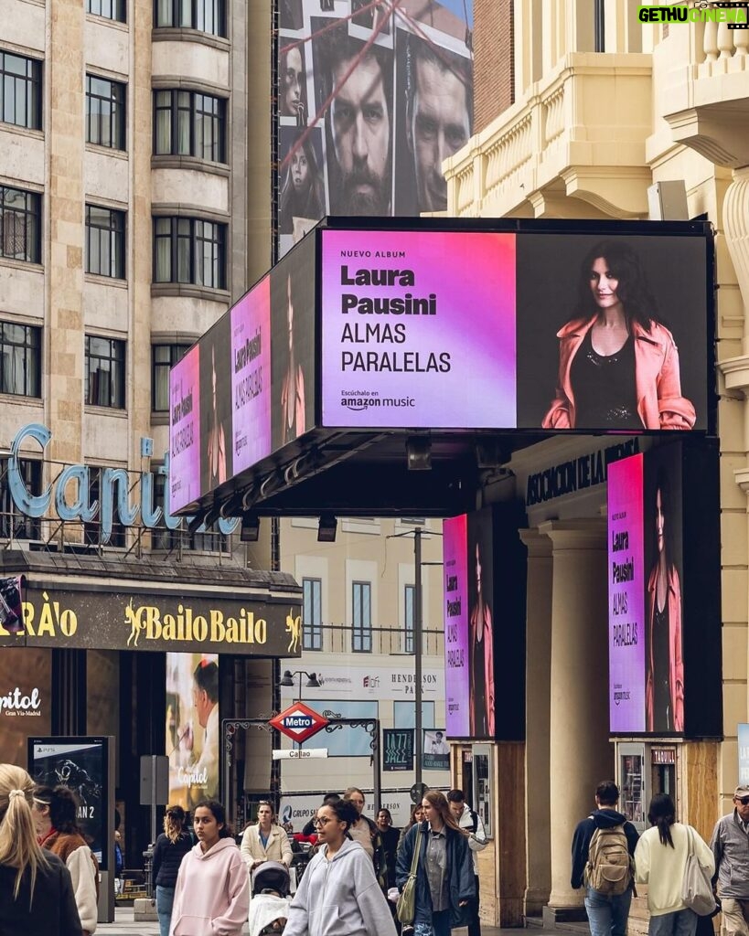 Laura Pausini Instagram - España, ¿estáis escuchando Almas Paralelas? 🩷 Gracias @amazonmusices #AlmasParalelas
