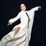 Laura Pausini Instagram - Il mio regalo di #sanvalentino per voi è che il tour continua questo inverno 2024 ❤️ Tornerò in Europa per stare ancora con voi! Tutte le date fuori il 27 febbraio ❤️ Buon San Valentino Amori Mi regalo de San Valentín para vosotros es que la gira continúa este invierno 2024 ❤️ ¡Volveré a Europa para estar con vosotros de nuevo! Todas las fechas salen el 27 de febrero ❤️ Feliz San Valentín Mis Amores My Valentine’s Day gift to you: the tour will continue next winter 2024 ❤️ I will return to Europe to be with you again! All dates out Feb. 27 ❤️ Happy Valentine’s Day my loves O meu presente do Dia dos Namorados para vocês é que o tour continue no inverno de 2024 ❤️ Voltarei à Europa para estar de novo com vocês! Todas as datas estão disponíveis a partir do dia 27 de fevereiro ❤️ Feliz Dia dos Namorados, meus amores! Mon cadeau de Saint-Valentin est que la tournée se poursuive cet hiver 2024 ❤️ Je reviendrai en Europe pour être à nouveau avec vous ! Toutes les dates seront disponibles le 27 février ❤️ Joyeuse Saint-Valentin les amoureux Photo @cosimobuccolieri Styling @susanna_ausoni @maisonvalentino @pppiccioli