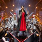 Laura Pausini Instagram - BARI 1/2 Chiudere l’anno in Puglia con i concerti di stasera e domani sera a Bari per me e per gli artisti che sono sul palco con me, è davvero una gioia! Voi siete pronti? ❤️ #soldout #laura30worldtour