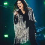 Laura Pausini Instagram - RIMINI 2. ITALY 💣💣💣 #laurapausinilive @lucatommassinidreamer Photo @virginiabettoja e @lucabrunetti_photo Thanks to @amenstyle @jacopotonelli custom made , @susanna_ausoni #soldout #laura30worldtour